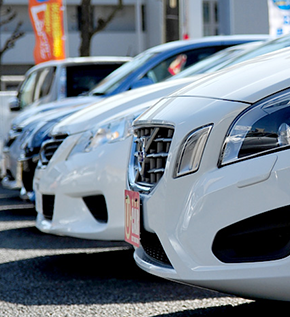 購入する車のタイプを決める